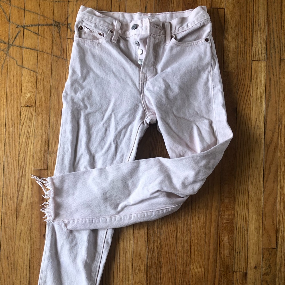 Size 25 Levi’s Pink Wedgie Jeans